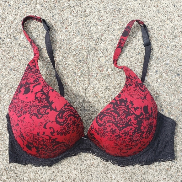 Hot Topic Other - Blackheart Vixen Plunge red floral bra